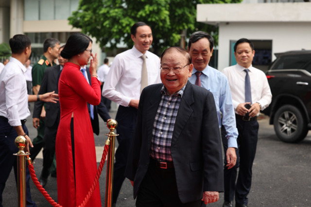 Chùm ảnh Lễ khánh thành trụ sở Liên hiệp Hội Việt Nam - Hình 3 Chum anh Le khanh thanh tru so Lien hiep Hoi Viet Nam-Hinh-3