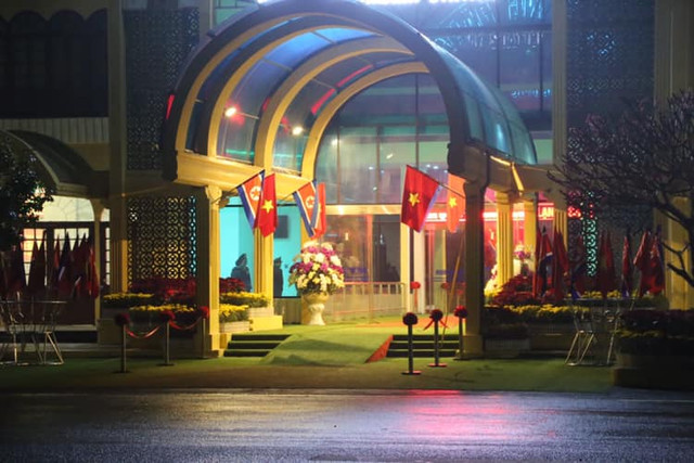 Thượng đỉnh Mỹ - Triều: PV trắng đêm "săn ảnh" đón ông Kim Jong-un Thuong dinh My - Trieu: PV trang dem