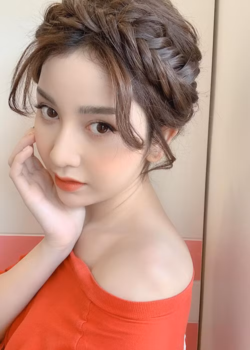 Co gai khien Khac Tiep bo roi Ngoc Trinh co duong cong hut mat the nay-Hinh-12