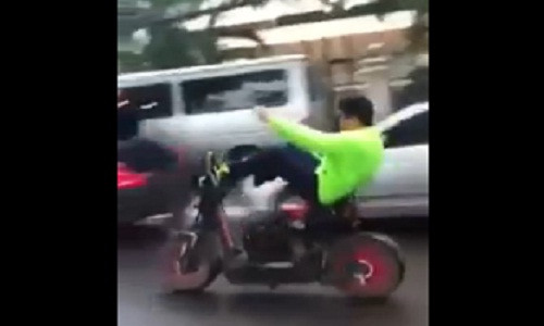 Dân chơi Việt lái xe bằng chân và cái kết đắng Dan choi Viet lai xe bang chan va cai ket dang