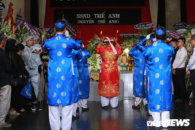 Dàn nghệ sĩ đau lòng tiễn đưa NSND Thế Anh Dan nghe si dau long tien dua NSND The Anh