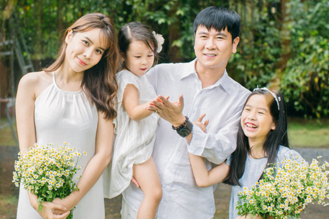 Các cặp đôi nghệ sĩ nổi tiếng ly hôn rồi tái hợp giống Hồ Hoài Anh - Lưu Hương Giang - Hình 2 Cac cap doi nghe si noi tieng ly hon roi tai hop giong Ho Hoai Anh - Luu Huong Giang-Hinh-2