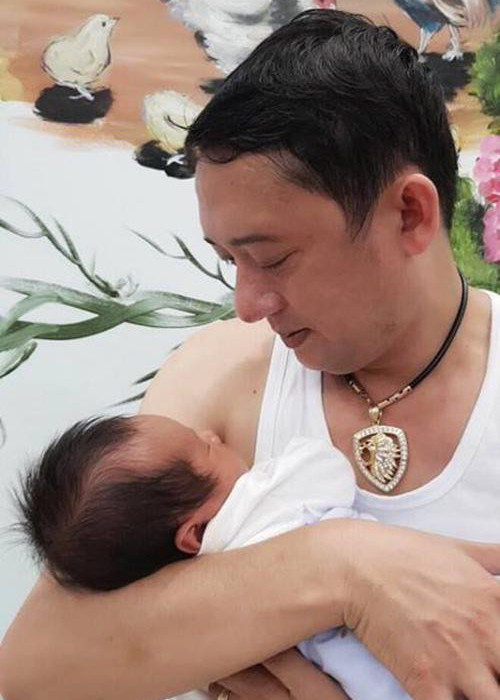 Các cặp đôi nghệ sĩ nổi tiếng ly hôn rồi tái hợp giống Hồ Hoài Anh - Lưu Hương Giang - Hình 6 Cac cap doi nghe si noi tieng ly hon roi tai hop giong Ho Hoai Anh - Luu Huong Giang-Hinh-6