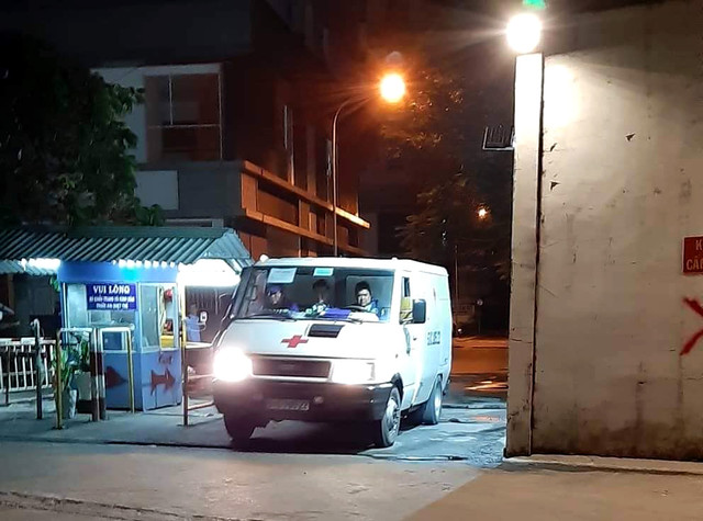 Một người nước ngoài rơi từ tầng cao chung cư Hưng Ngân xuống đất tử vong - Hình 2 Mot nguoi nuoc ngoai roi tu tang cao chung cu Hung Ngan xuong dat tu vong-Hinh-2