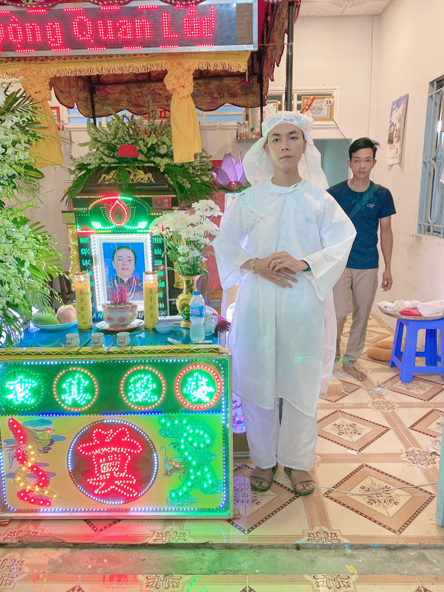Người tổ chức đám tang cho chính mình bị công an tạm giữ - Hình 2 Nguoi to chuc dam tang cho chinh minh bi cong an tam giu-Hinh-2