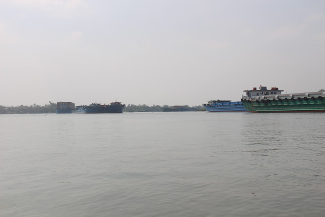 Chua Phuoc Long vang khach sau su co lat thuyen tren song Dong Nai-Hinh-3