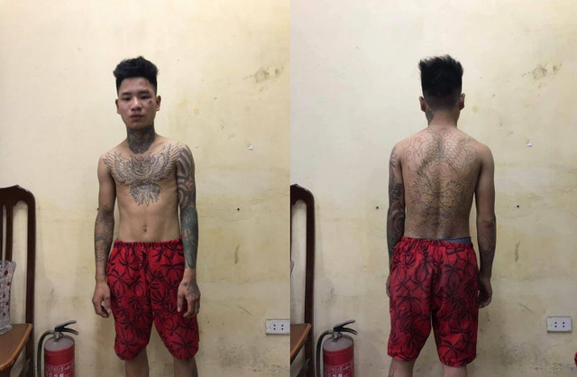Thanh niên xăm trổ sinh năm 1999 đâm trọng thương CSGT - Hình 2 Thanh nien xam tro sinh nam 1999 dam trong thuong CSGT-Hinh-2