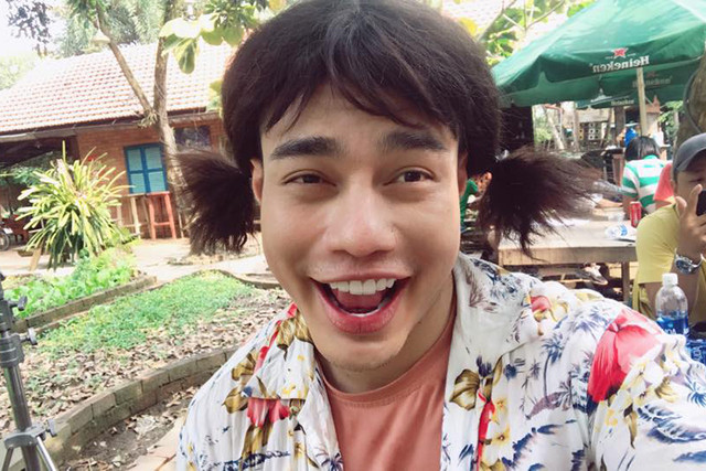 Loạt ảnh hài 'so hot' của diễn viên đi phát cơm từ thiện bị đánh Dương Bảo Lâm Loat anh hai 'so hot' cua dien vien di phat com tu thien bi danh Duong Bao Lam