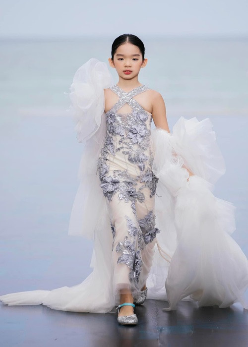 Con gái Xuân Lan xuất thần khi làm mẫu nhí - Hình 13 Con gai Xuan Lan xuat than khi lam mau nhi-Hinh-13
