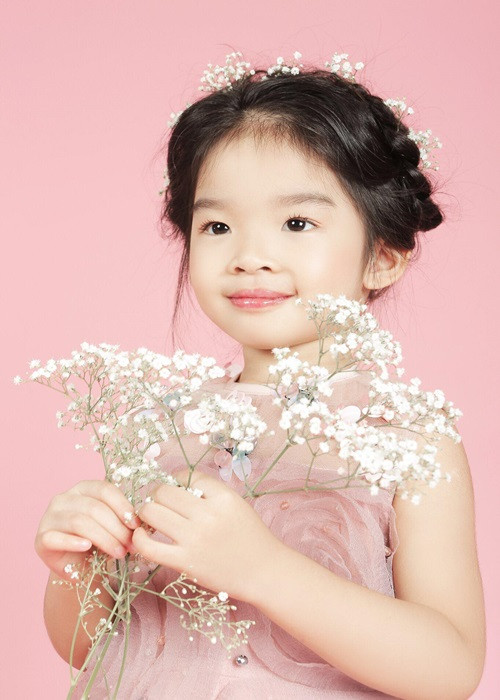 Con gái Xuân Lan xuất thần khi làm mẫu nhí - Hình 4 Con gai Xuan Lan xuat than khi lam mau nhi-Hinh-4