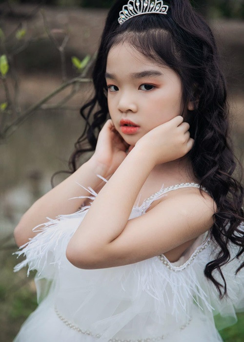 Con gái Xuân Lan xuất thần khi làm mẫu nhí - Hình 8 Con gai Xuan Lan xuat than khi lam mau nhi-Hinh-8