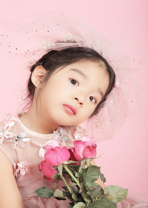 Con gái Xuân Lan xuất thần khi làm mẫu nhí - Hình 5 Con gai Xuan Lan xuat than khi lam mau nhi-Hinh-5