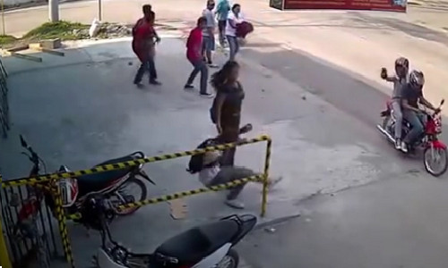 Lanh nguoi canh am sat chang trai khi di cung ban gai