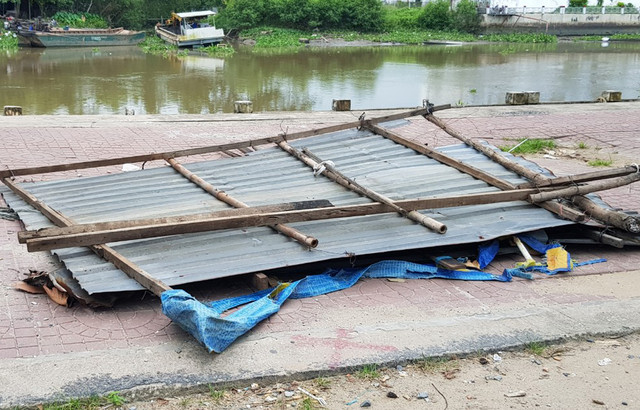 Thiếu niên 16 tuổi tập lái xe ba gác tông chết bé trai 6 tuổi - Hình 2 Thieu nien 16 tuoi tap lai xe ba gac tong chet be trai 6 tuoi-Hinh-2