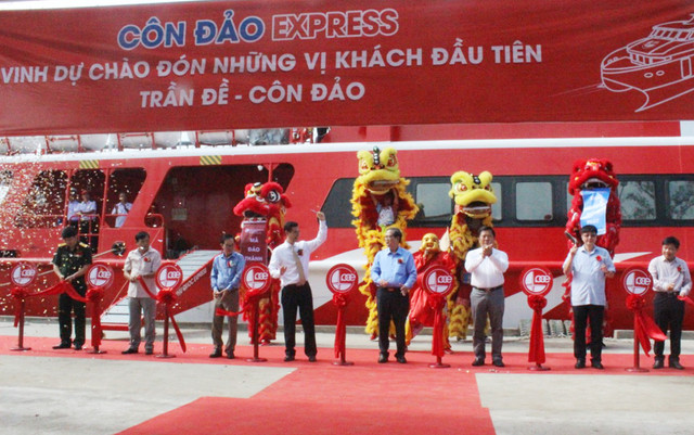 Tàu cao tốc Express hai thân lớn nhất Việt Nam chạy từ Sóc Trăng ra Côn Đảo - Hình 2 Tau cao toc Express hai than lon nhat Viet Nam chay tu Soc Trang ra Con Dao-Hinh-2