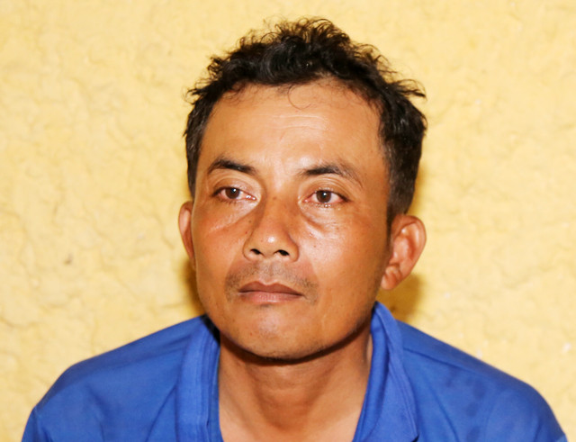 Tạm giữ người đàn ông đâm bạn nhậu rồi điện báo công an xã Tam giu nguoi dan ong dam ban nhau roi dien bao cong an xa