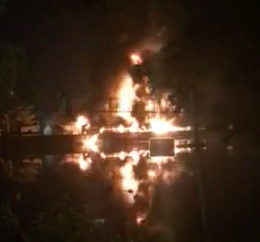 Cháy lớn tại khu xưởng sản xuất giày tại TP.HCM - Hình 2 Chay lon tai khu xuong san xuat giay tai TP.HCM-Hinh-2