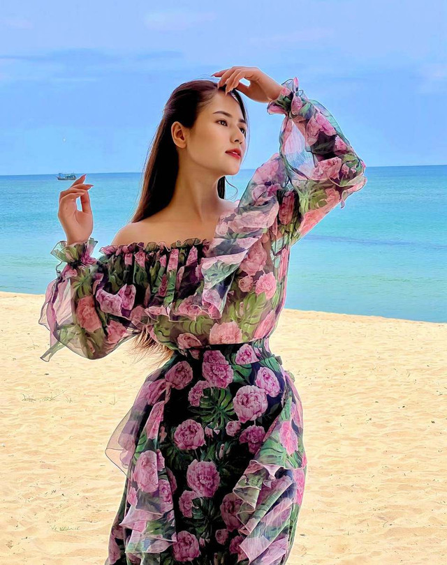 Mỹ nhân phim VTV có cảnh nóng màn ảnh gây chú ý, ngoài đời ăn diện khác hẳn trên phim ảnh 7 Mỹ nhân phim VTV có cảnh nóng màn ảnh gây chú ý, ngoài đời ăn diện khác hẳn trên phim ảnh 7