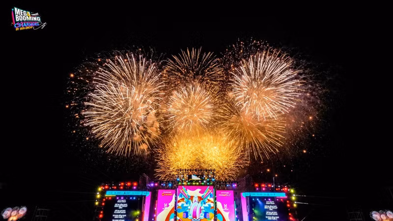 Nha Trang “không ngủ” với đại nhạc hội Mega Booming - Charmora City