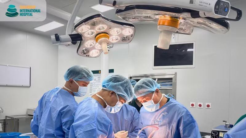 Gãy cổ xương đùi ở người già: 20–30% nguy cơ tử vong, can thiệp ra sao?