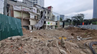 Vành đai 1 lộ diện nhà 'siêu mỏng, siêu méo' sau giải phóng mặt bằng