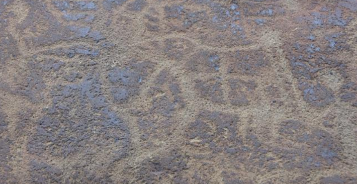 Không chỉ dừng tại đó, quang cảnh thiên nhiên và các chòm sao cũng được khắc họa một cách rõ nét. Ảnh: @Hiệp Hội Nghệ Thuật Khắc Đá Trung Quốc.