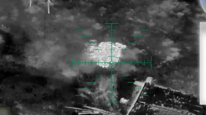 Phân tích video cho thấy ít nhất hai UAV tham chiến đồng thời. Một chiếc phát nổ trên mục tiêu chính, chiếc còn lại có thể phối hợp dẫn đường hoặc tấn công vào phương tiện khác. Đây là minh chứng cho chiến thuật UAV hợp nhất nhiều tầng mà Ukraine đang phát triển.