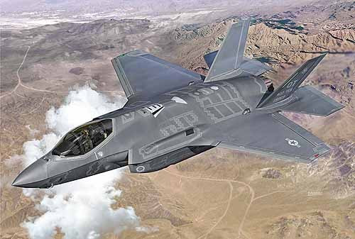 Tiêm kích F-35 được xem là một trong những máy bay chiến đấu tàng hình hiện đại nhất hiện nay, với khả năng giảm diện tích phản xạ radar và mang theo nhiều cảm biến tiên tiến.