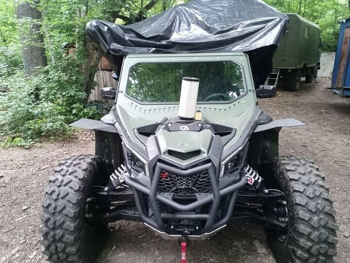 Mặc dù, Kiev không công bố tên hệ thống nhưng nhiều nhà phân tích cho rằng, phương tiện trong video phù hợp với cấu hình Tempest - hệ thống chống UAV mới do công ty quốc phòng Mỹ V2X phát triển, mới được giới thiệu rộng rãi vài tháng trước đó.