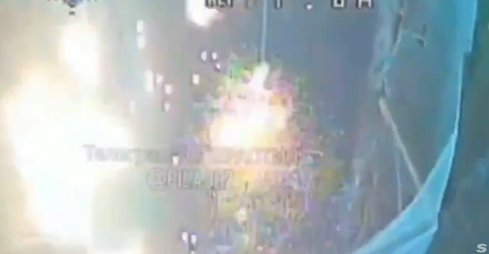 Trong trường hợp đó, chất nổ nhiệt nhôm có thể sẽ không tiếp xúc với kim loại đủ lâu để xuyên qua nó. Tuy nhiên, việc xây dựng những đường hầm như vậy sẽ tốn kém hơn rất nhiều, và đòi hỏi phải có một khung kết cấu chắc chắn. Ảnh: @distant_earth83.