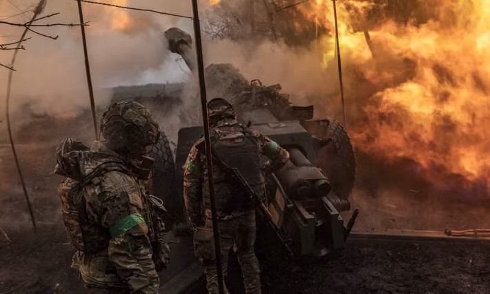 Các nhà phân tích cho rằng, việc Ukraine tung quân vào khu vực Kuzminovka - Vyyemka có thể nhằm phá vỡ áp lực của Nga ở cánh nam, đồng thời câu kéo thời gian cho tuyến phòng thủ quanh Slavyansk và Kramatorsk. Tuy nhiên, chiến thuật “chen vào vùng trống” này tiềm ẩn nguy cơ lớn khi lực lượng mỏng và thiếu hỏa lực yểm trợ.