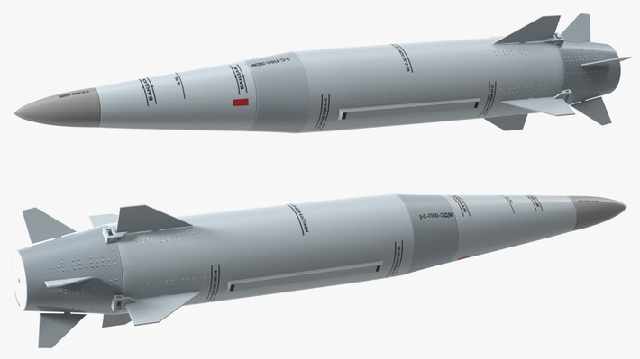 Song song đó, Bộ Quốc phòng Nga tuyên bố phá hủy một bệ phóng Patriot và trạm radar AN/MPQ-65 do Mỹ sản xuất - tổ hợp phòng không then chốt của Ukraine. Đây được xem là đòn giáng mạnh vào năng lực phòng thủ trên không của Kiev.