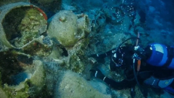 Được xác định niên đại từ năm 2.700 đến 2.200 Trước Công Nguyên, xác tàu Dokos mang đến những hiểu biết khảo cổ học quý giá về thời kỳ Hy Lạp cổ đại và hoạt động thương mại hàng hải ở biển Aegean. Ảnh: @Peter Throckmorton.