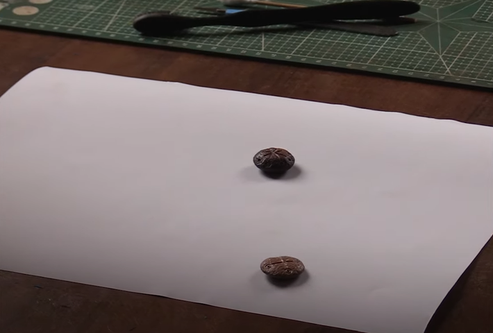 Ước tính, hai đồ vật bằng xương này có niên đại thuộc thế kỷ thứ 5 Sau Công Nguyên. Ảnh: @Đại học Karabük.