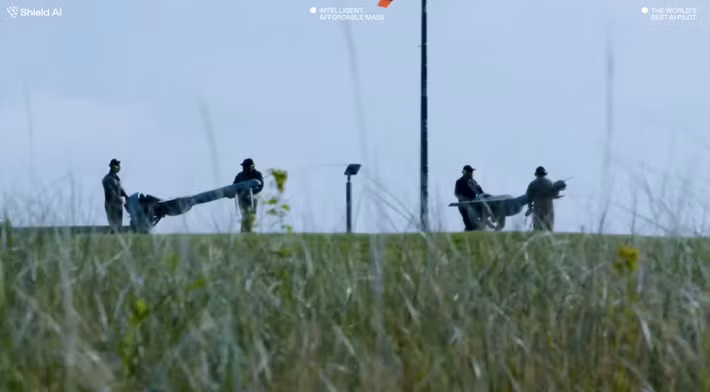 Chúng được chế tạo đặc biệt để tích hợp với nhiều nền tảng hàng không khác nhau như trực thăng...