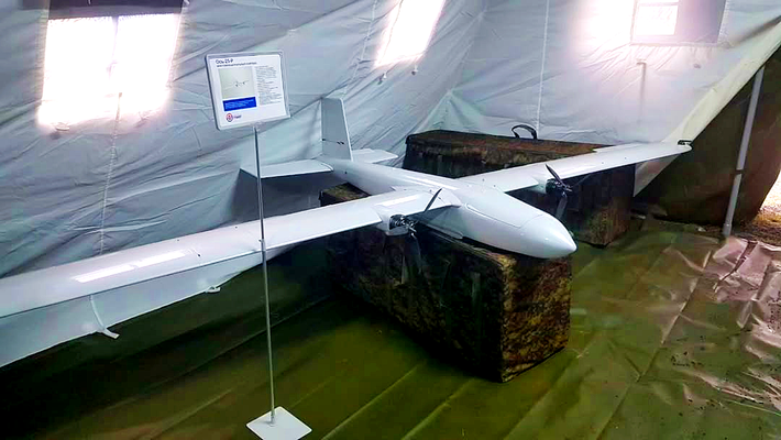 Thân UAV Os-25-R này dài 3,6 mét, có thể mở rộng đến 4,12 mét với các miếng chèn cánh bổ sung. Ảnh: @Koncern Granit.