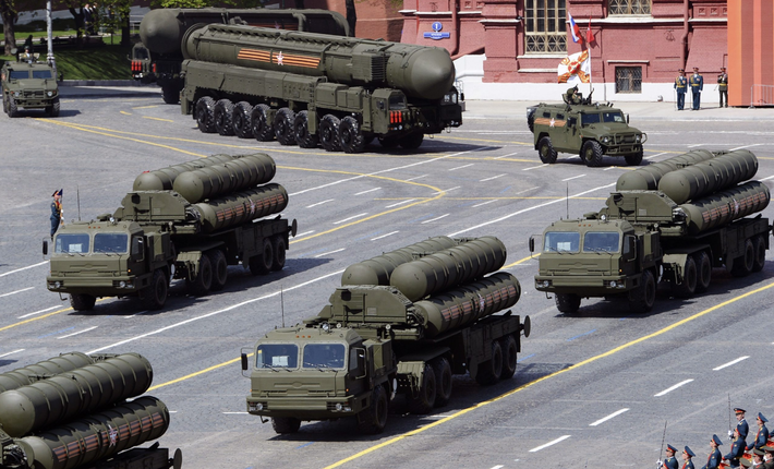 Hiện tại, chưa có thêm thông tin chi tiết nào được cung cấp về những cải tiến cụ thể sẽ được tích hợp vào hệ thống phòng không S-400 Triumph sắp tới của Nga. Ảnh: @Defense News.