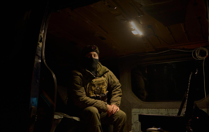 Các hệ thống như Sky Sentinel được thiết kế để hoạt động liên tục, phát hiện các mối đe dọa vào ban đêm, hoặc trong điều kiện tầm nhìn hạn chế, và tấn công mục tiêu mà không khiến binh lính phải hứng chịu hỏa lực trực tiếp hoặc va chạm với mảnh vỡ. Ảnh: @UNITED24.