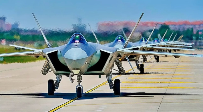 Ngoài ra, không gian bổ sung này có thể được sử dụng để lắp đặt các hệ thống mới hoặc thậm chí là một thùng nhiên liệu bổ sung để mở rộng tầm bay của máy bay chiến đấu. Ảnh: @ 19FortyFive.