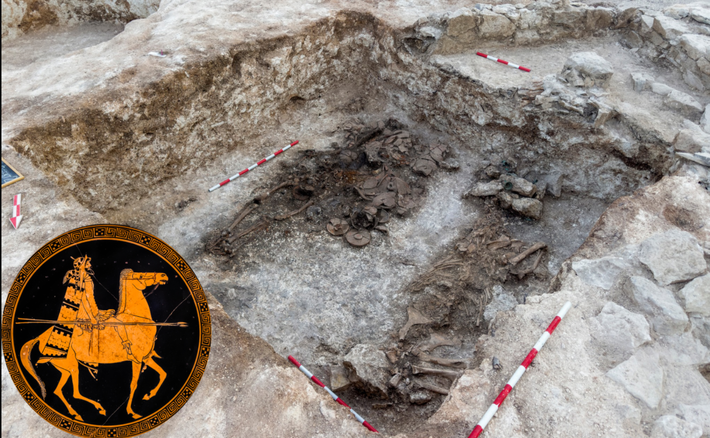 Dưới gò đất, nhóm chuyên gia tìm thấy ngôi mộ kép, chứa hài cốt của một chiến binh cùng các đồ tùy táng, sát bên là hài cốt của con ngựa, có niên đại từ nửa sau thế kỷ thứ 2 Trước Công Nguyên. Ảnh: @Viện Hàn lâm Khoa học Bulgaria.
