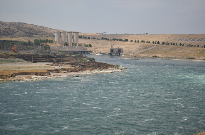 Nhóm khảo cổ hy vọng rằng, việc nghiên cứu sâu hơn các ngôi mộ sẽ hé lộ thêm nhiều chi tiết về bối cảnh xã hội của những ngôi mộ này, cũng như nguyên nhân cái chết của những người được chôn cất ở đó. Mặc dù chịu ảnh hưởng tiêu cực của hạn hán, nhưng nó lại mang đến một cơ hội độc đáo cho các nhà khảo cổ học. Ảnh: @Agence France-Presse.
