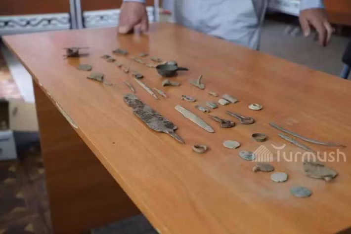 Điển hình là ba anh em nhà Muratbekov này đã tặng khoảng 250 hiện vật lịch sử cho các bảo tàng trên khắp đất nước Kyrgyzstan. Ảnh: @Turmush.