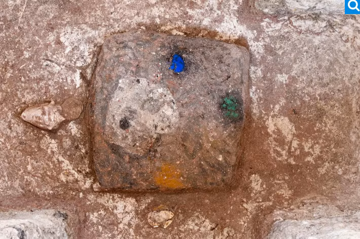 Theo các nhà nghiên cứu từ Đại học Arizona, những người xây dựng này có thể thuộc về các cộng đồng Maya thời kỳ đầu nhưng không cho thấy dấu hiệu của tầng lớp thượng lưu. Thay vào đó, sự phối hợp của họ cho thấy một hệ thống thu thập theo mùa, sự liên kết nghi lễ và lao động tập thể được thúc đẩy bởi các ý tưởng vũ trụ học cao quý. Ảnh: @Đại học Arizona.