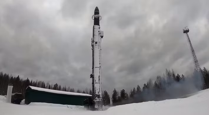 Song song với tuyên bố của Lukashenko, Tổng thống Nga Vladimir Putin cho biết, tên lửa Oreshnik sẽ sớm được đồng loạt đưa vào biên chế của Lực lượng vũ trang Nga. Ảnh: @Military Power.