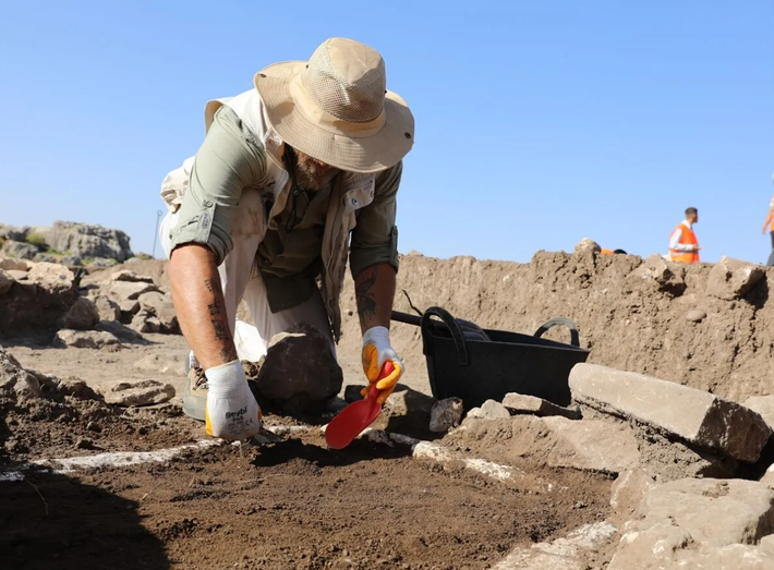 Hầu hết các bộ xương đều thuộc về nam giới trưởng thành, cùng với hài cốt của hai trẻ em. Ảnh: @Buket Çağlayan.