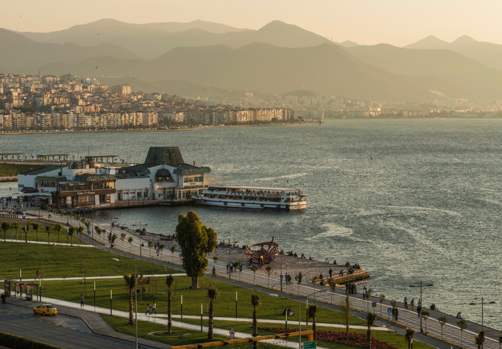 Trong một cuộc khai quật khảo cổ tại gò Yeşilova, ở Izmir, Thổ Nhĩ Kỳ, các chuyên gia đến từ Bộ Văn hóa và Du lịch Thổ Nhĩ Kỳ bất ngờ tìm thấy một cổ vật lạ. Ảnh: @Bộ Văn hóa và Du lịch Thổ Nhĩ Kỳ.