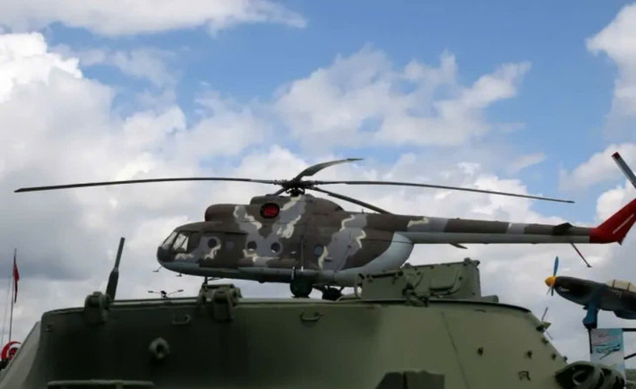 Trực thăng vận tải - chiến đấu Mi-8 được sử dụng để cơ động lực lượng và hỗ trợ tác chiến. Trong giai đoạn giao tranh ác liệt tại Bakhmut năm 2023, lực lượng Ba Lan được cho đã góp phần đáng kể vào việc tăng cường phòng thủ Ukraine.