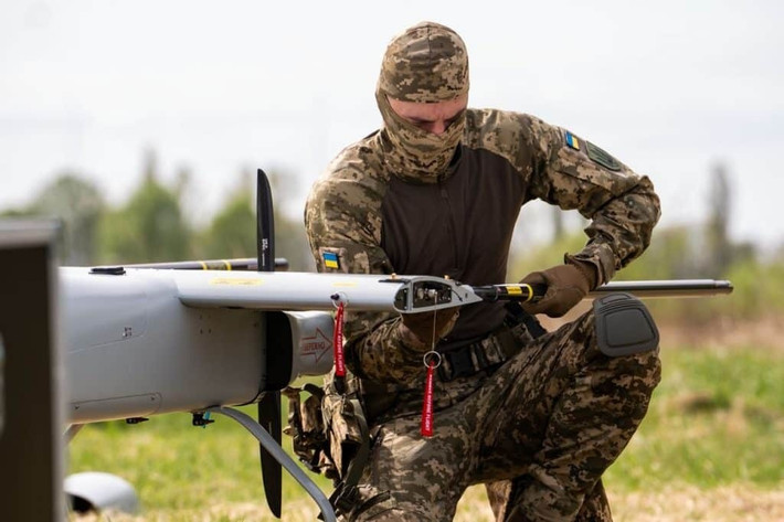 Theo sơ đồ được công bố, các UAV Ukraine không tiếp cận mục tiêu theo một hướng duy nhất mà được chia thành nhiều mũi, xâm nhập không phận Nga qua các vùng Bryansk, Smolensk và Tver, trước khi hội tụ về khu vực Novgorod - nơi đặt dinh thự nhà nước của Tổng thống Vladimir Putin.