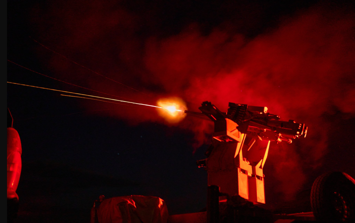 Nền tảng Sky Sentinel này sử dụng công nghệ nhận dạng mục tiêu tự động, theo dõi chính xác và cơ chế bắn ổn định để đánh chặn máy bay địch trong khu vực giao tranh. Ảnh: @UNITED24.