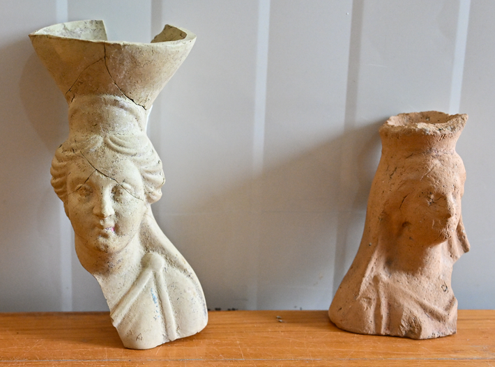 Bức tượng nữ thần này phản ánh ảnh hưởng từ văn hóa miền Bắc Syria và nó cũng tượng trưng cho một tín ngưỡng thờ nữ thần quan trọng. Ảnh: @Đại học Çukurova.